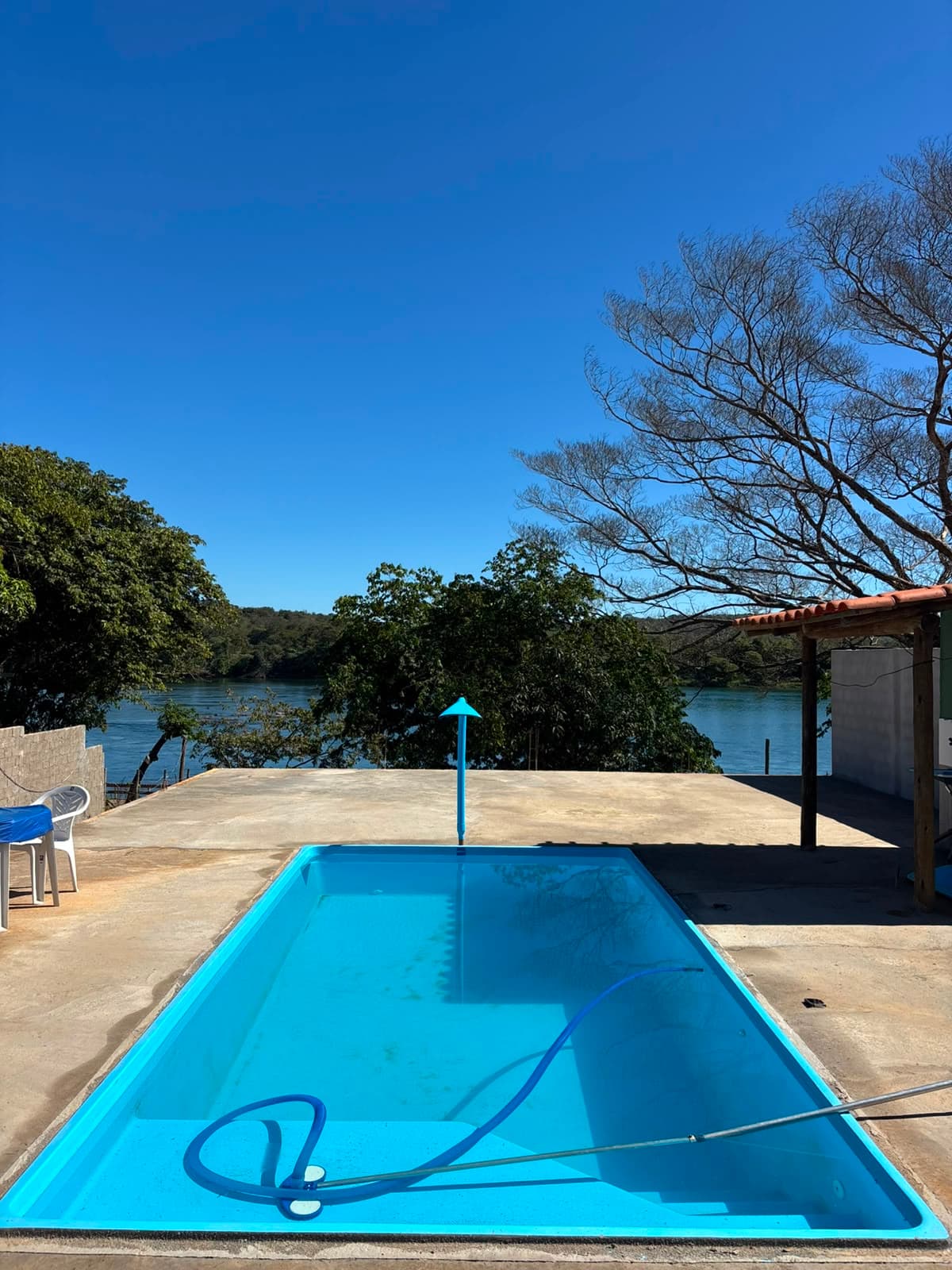 Piscina do Recanto do Guerreiro de frente para o Rio São Francisco